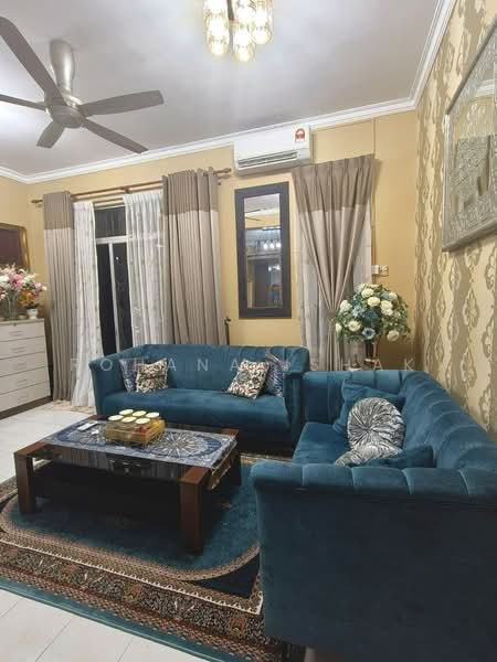 Cluster House for Sale in Puncak Alam (Selangor) - Rohana Ishak - Living Room - PropertyGuru.com.my