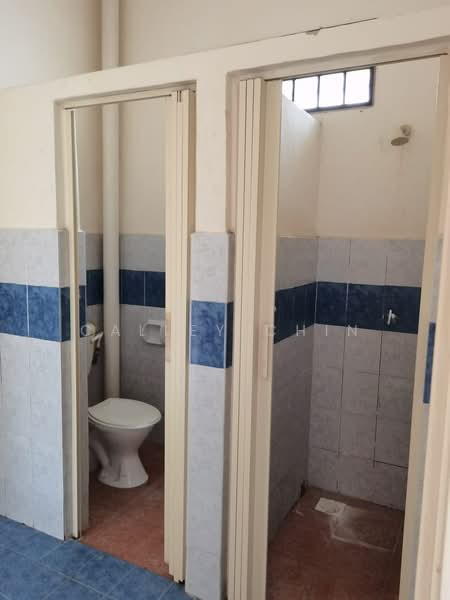 Terraced House for Sale in Taman Pulai Jaya (Kulai) - Calley Chin - Bathroom - PropertyGuru.com.my