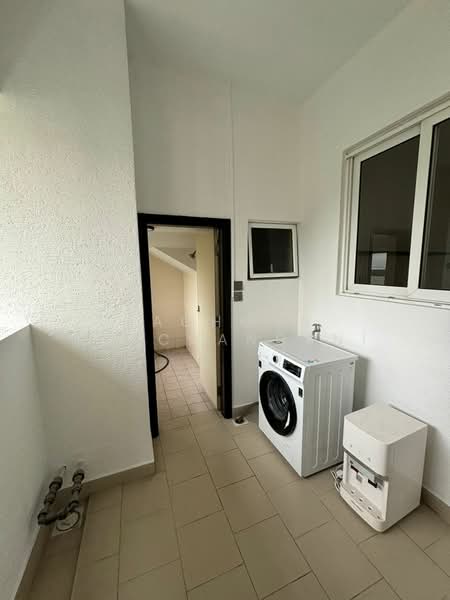 Condominium for Sale at Hijauan Kiara - Lachman Mulchandani - Laundry area - PropertyGuru.com.my