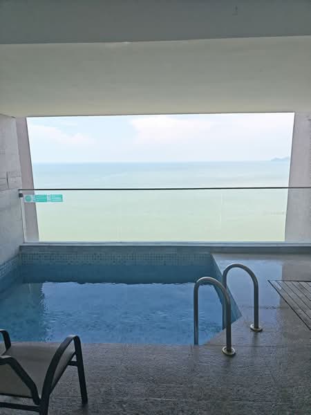 Servis Apartment untuk Dijual di The Lexis Suite Condotel - Alex Ho - Pool - PropertyGuru.com.my
