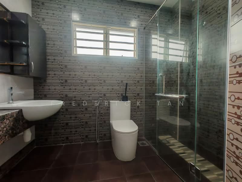 Rumah Teres 2 Tingkat untuk Disewa di Taman Megah Kepong (Kepong) - Frederick Tan - Bathroom - PropertyGuru.com.my
