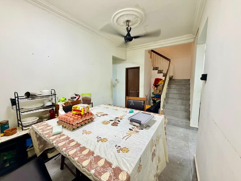 Rumah Teres untuk Dijual di Bandar Kinrara Seksyen 5 (Bandar Kinrara) - Arif Halim - Dining Room - PropertyGuru.com.my