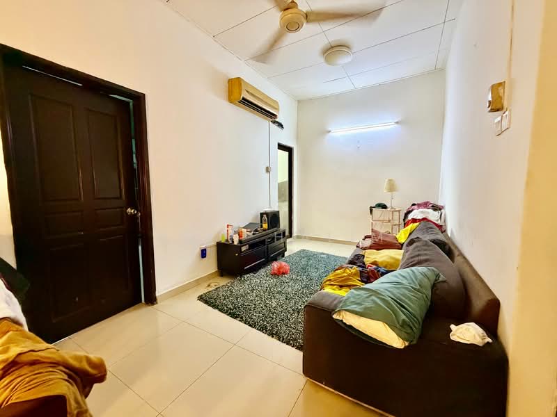 Rumah Teres untuk Dijual di Bandar Kinrara Seksyen 5 (Bandar Kinrara) - Arif Halim - Living Room - PropertyGuru.com.my