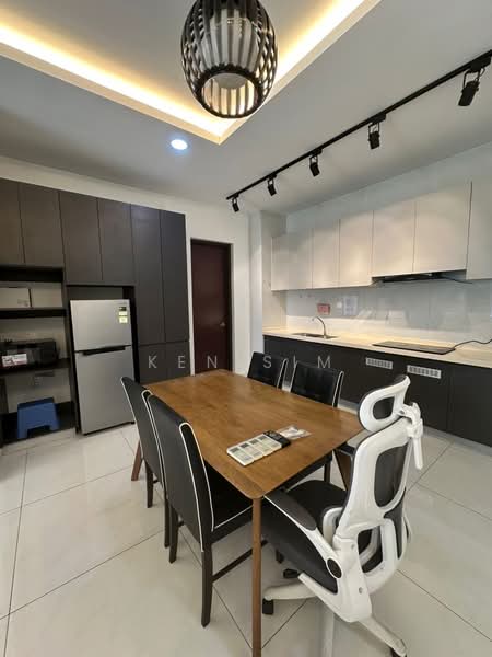 Condominium for Rent at Royal Strand @ Country Garden Danga Bay - Ken Sim - Kitchen - PropertyGuru.com.my
