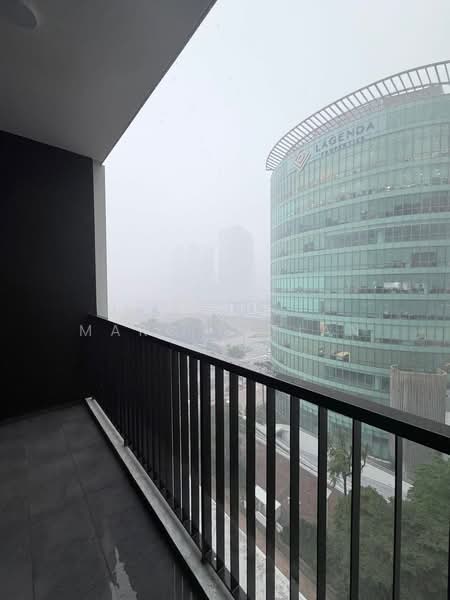 Servis Apartment untuk Disewa di The Mate @ Damansara Jaya - Marc Alfian - Balcony - PropertyGuru.com.my