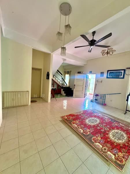 Cluster House for Sale in Bandar Bukit Mahkota (Bangi) - Ashraf Azwan - Living Room - PropertyGuru.com.my