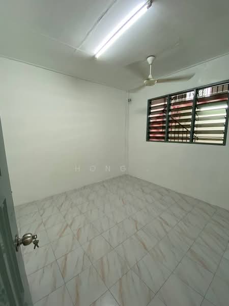 1-storey Terraced House for Sale in Taman Johor (Tampoi) - Hong . - Interior - PropertyGuru.com.my