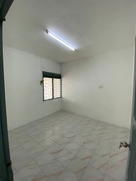 1-storey Terraced House for Sale in Taman Johor (Tampoi) - Hong . - Interior - PropertyGuru.com.my