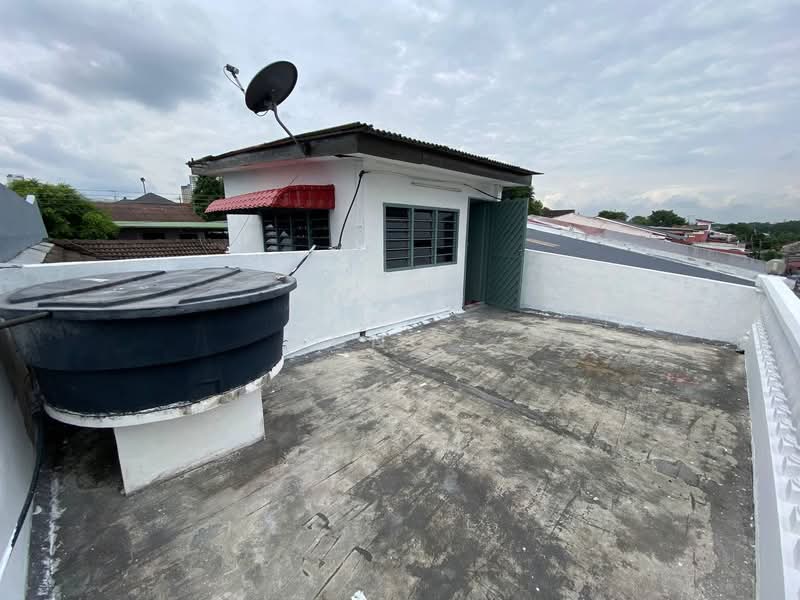 1-storey Terraced House for Sale in Taman Johor (Tampoi) - Hong . - Roof - PropertyGuru.com.my