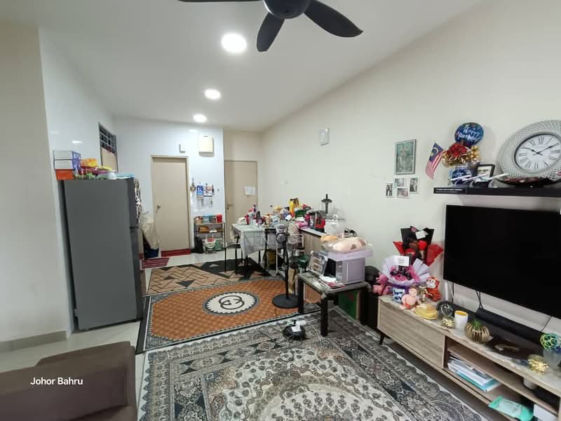 Service Residence for Sale at ARC @ Austin Hills - Hong . - Living Room - PropertyGuru.com.my