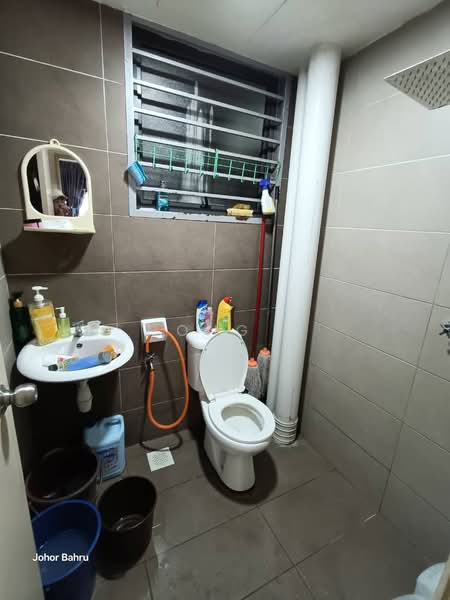 Service Residence for Sale at ARC @ Austin Hills - Hong . - Bathroom - PropertyGuru.com.my