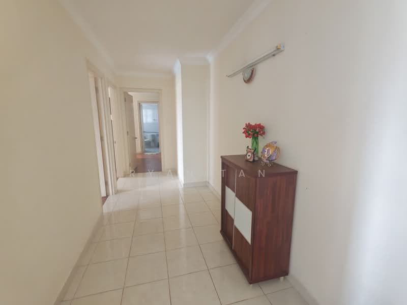 Kondominium untuk Dijual di The Straits View Condominium - Ryan Tan - Corridor - PropertyGuru.com.my