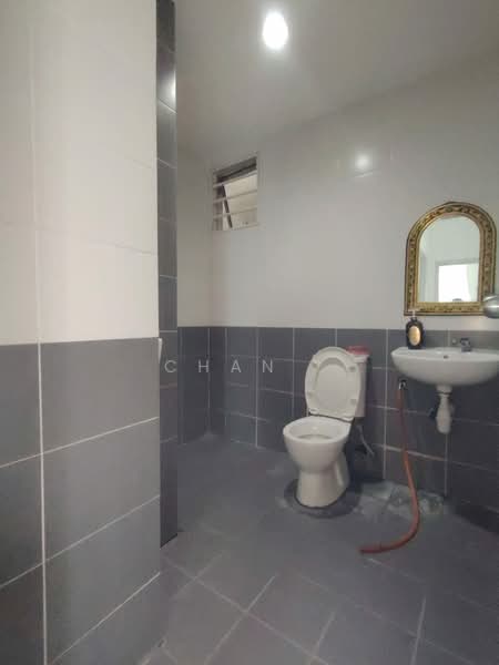 Condominium for Sale at Aman Heights Condominium - Chan . - Bathroom - PropertyGuru.com.my