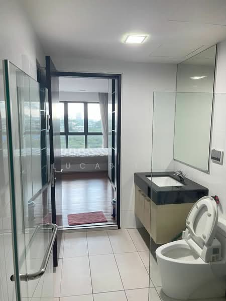 Pangsapuri untuk Disewa di Molek Pine 4 - Lucas Tan - Bathroom - PropertyGuru.com.my