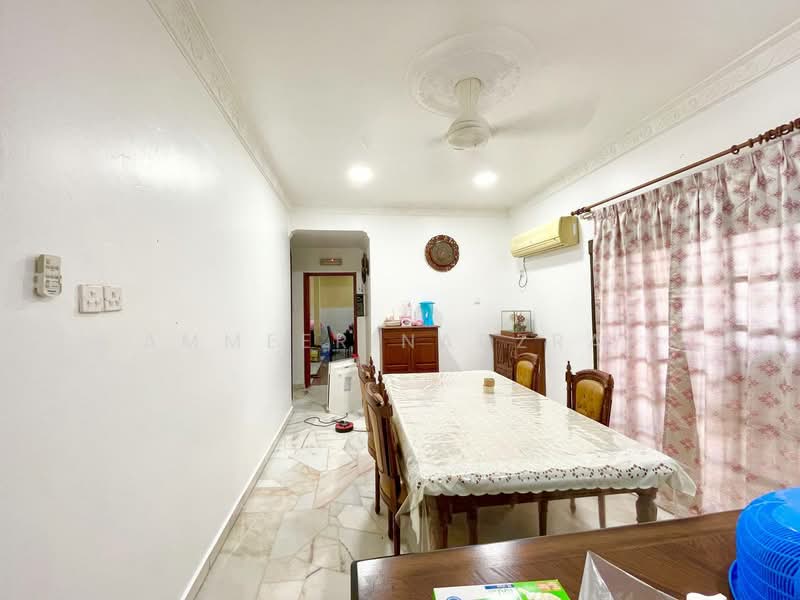 Bungalow for Sale in Seksyen 9 (Shah Alam) - Ammeer Nadzrai - Dining Room - PropertyGuru.com.my