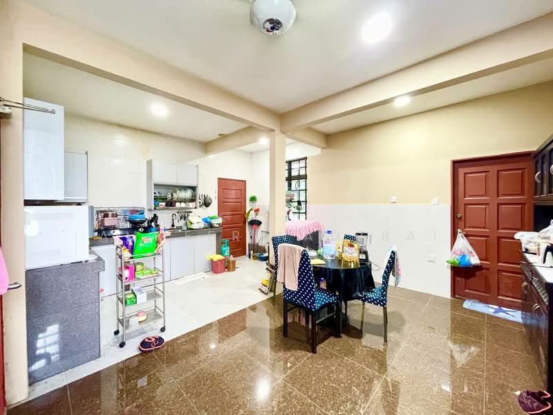 Bungalow for Sale in Seksyen 9 (Shah Alam) - Ammeer Nadzrai - Kitchen - PropertyGuru.com.my