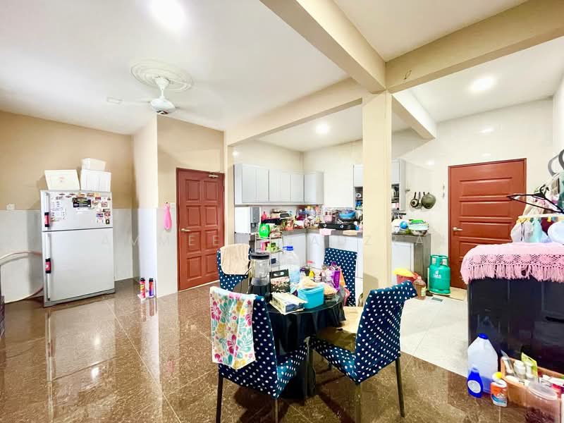 Bungalow for Sale in Seksyen 9 (Shah Alam) - Ammeer Nadzrai - Kitchen - PropertyGuru.com.my
