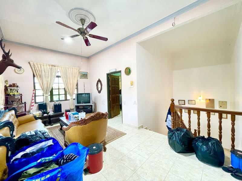 Bungalow for Sale in Seksyen 9 (Shah Alam) - Ammeer Nadzrai - Living Room - PropertyGuru.com.my