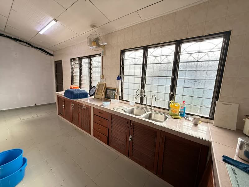 Rumah Teres 1 Tingkat untuk Dijual di Taman Johor Jaya (Johor Bahru) - Zack Chow - Kitchen - PropertyGuru.com.my