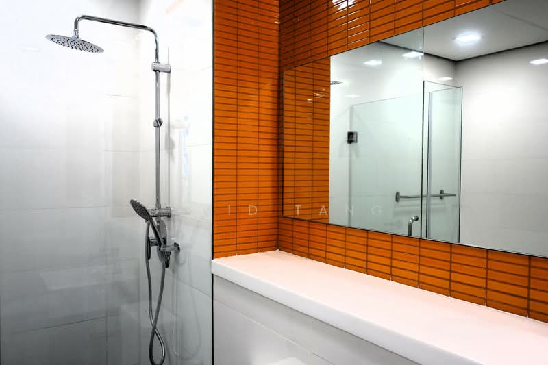 Servis Apartment untuk Disewa di Arcoris SOHO - David Tang - Bathroom - PropertyGuru.com.my