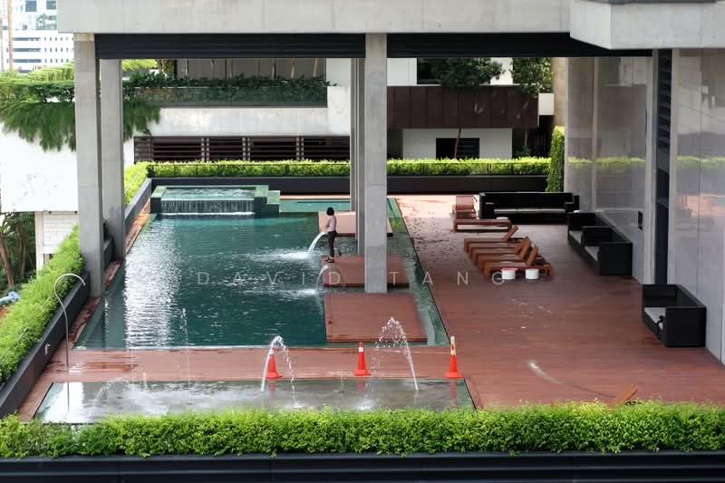 Servis Apartment untuk Disewa di Arcoris SOHO - David Tang - Pool - PropertyGuru.com.my