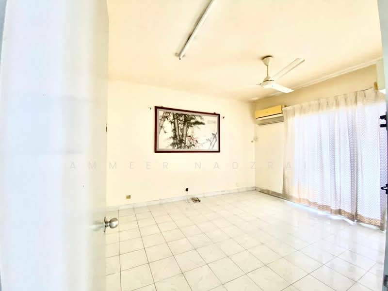 Rumah Teres 2 Tingkat untuk Dijual di Petaling Jaya (Selangor) - Ammeer Nadzrai - Living Room - PropertyGuru.com.my