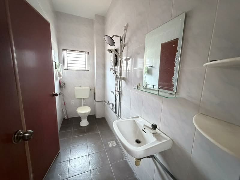 2-storey Terraced House for Sale in Klang (Selangor) - Rainy Gan - Bathroom - PropertyGuru.com.my