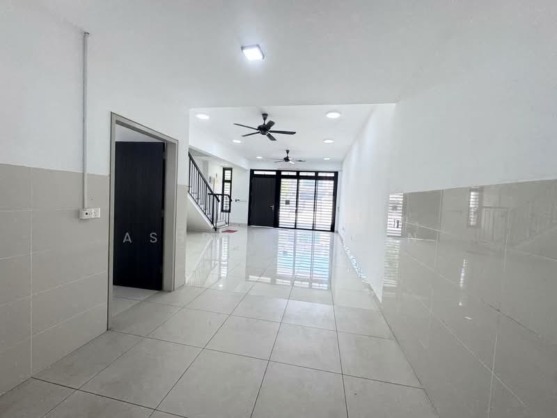 2-storey Terraced House for Sale in Shah Alam (Selangor) - Ashraf Azwan - Entrance - PropertyGuru.com.my