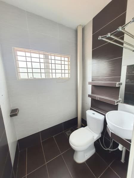 Rumah Teres 2 Tingkat untuk Dijual di Taman Puncak Jalil (Seri Kembangan) - Jason Tan - Bathroom - PropertyGuru.com.my