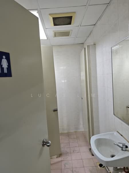 Office for Sale in Kelana Jaya (Petaling Jaya) - Lucas Lim - Bathroom - PropertyGuru.com.my