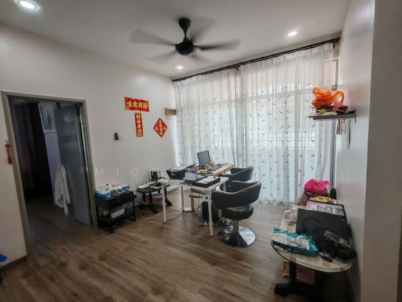 Rumah Berkembar untuk Dijual di Taman Bukit Jaya (Ulu Tiram) - Michelle Tey - Study - PropertyGuru.com.my
