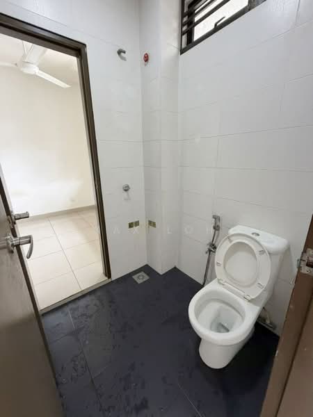 Rumah Teres 2 Tingkat untuk Dijual di Taman Pelangi Indah (Ulu Tiram) - Max Loh - Bathroom - PropertyGuru.com.my