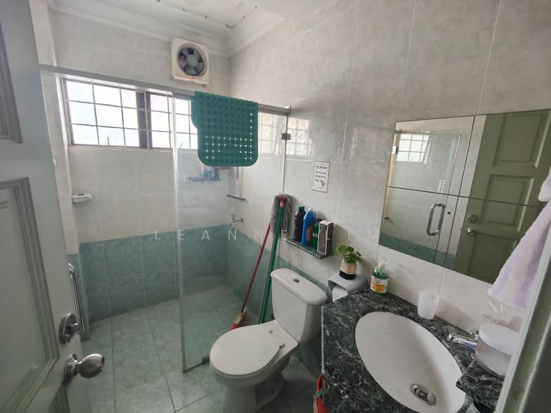 2-storey Terraced House for Sale in SS2 (Petaling Jaya) - Leanne Lim - Bathroom - PropertyGuru.com.my