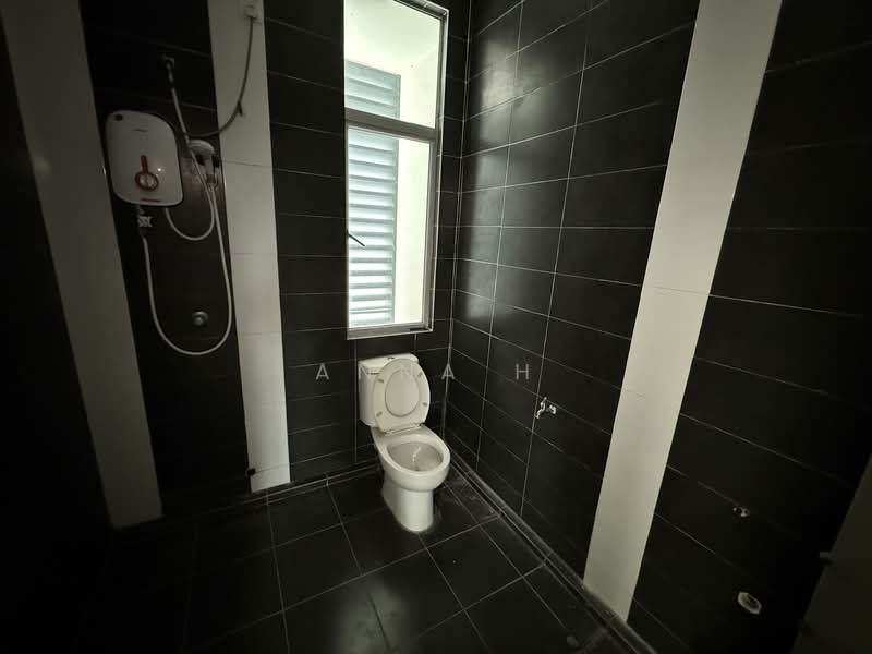 Semi-Detached House for Sale in Taman Setia Impian (Kajang) - Anna H - Bathroom - PropertyGuru.com.my