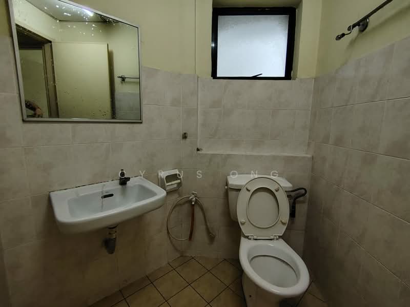 Condominium for Sale at Changkat View - Cyrus Ong - Bathroom - PropertyGuru.com.my
