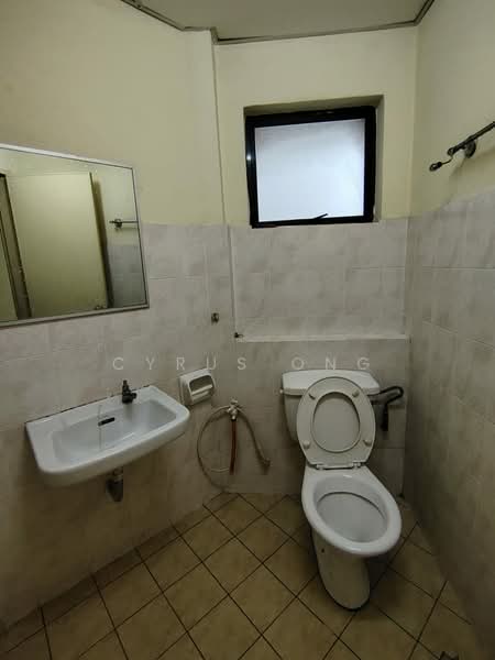 Condominium for Sale at Changkat View - Cyrus Ong - Bathroom - PropertyGuru.com.my