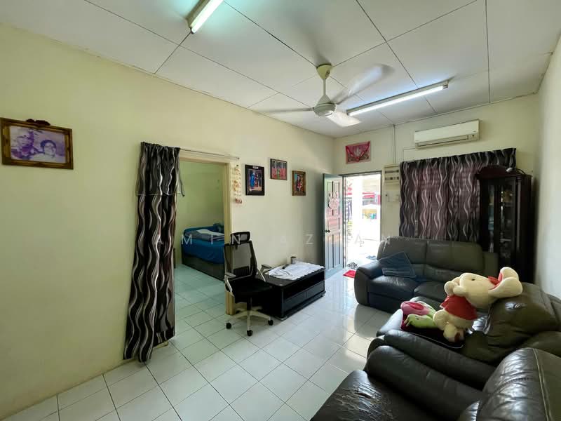 Rumah Teres 1 Tingkat untuk Dijual di Saujana Puchong (Puchong) - Amin Azlan - Living Room - PropertyGuru.com.my