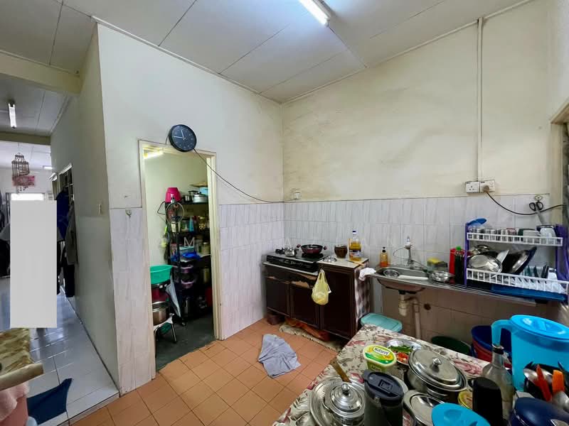 Rumah Teres 1 Tingkat untuk Dijual di Saujana Puchong (Puchong) - Amin Azlan - Kitchen - PropertyGuru.com.my
