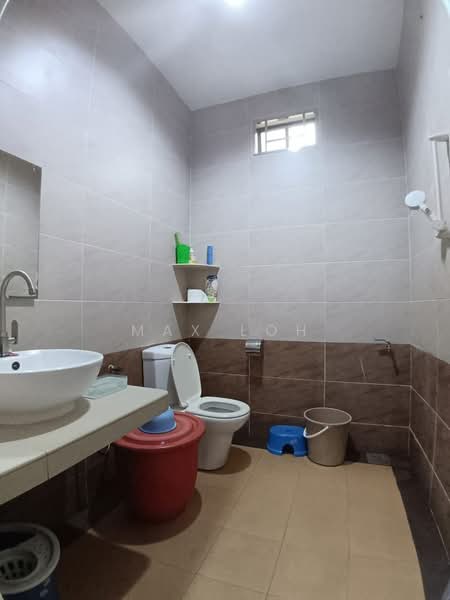 2-storey Terraced House for Sale in Taman Kota Jaya (Kota Tinggi) - Max Loh - Bathroom - PropertyGuru.com.my