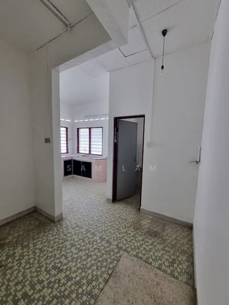 Semi-Detached House for Sale in Taman Pasir Puteh (Ipoh) - Sam Lam - Kitchen - PropertyGuru.com.my