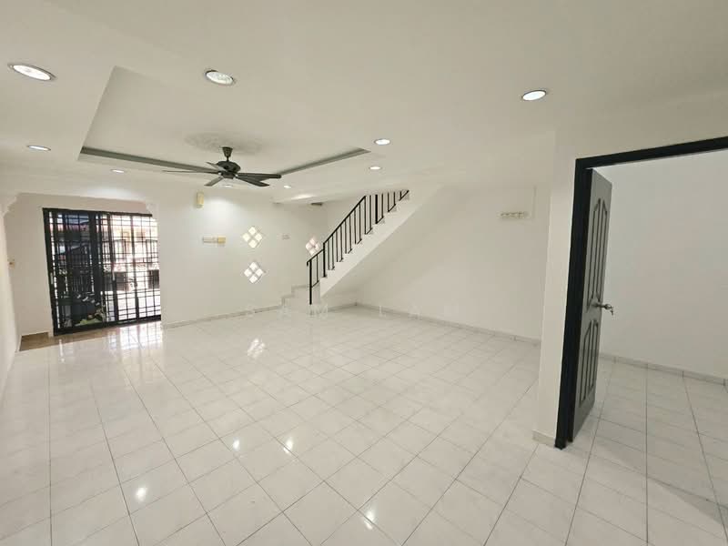 Rumah Teres 2 Tingkat untuk Dijual di Bercham (Ipoh) - Sam Lam - Living Room - PropertyGuru.com.my