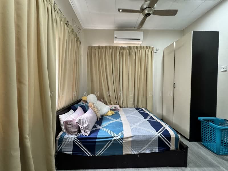 Semi-Detached House for Sale in D'Kayangan (Shah Alam) - Mohammad Din Majid - Bedroom - PropertyGuru.com.my