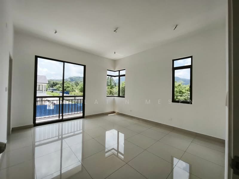 Rumah Teres 2 Tingkat untuk Dijual di Semenyih (Selangor) - Jamalatin Mesen - Living Room - PropertyGuru.com.my