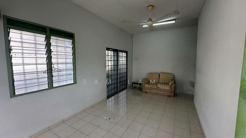 1-storey Terraced House for Sale in Medan Pengkalan Impian (Ipoh) - Sam Lam - Living Room - PropertyGuru.com.my