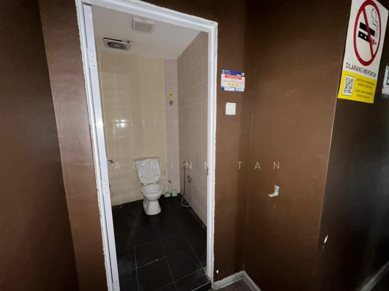 Shop for Rent in SS15 (Subang Jaya) - Jasminn Tan - Bathroom - PropertyGuru.com.my
