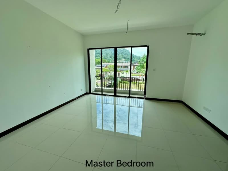 Terraced House for Sale in Gombak (Selangor) - Sand Yip - Master Bedroom - PropertyGuru.com.my