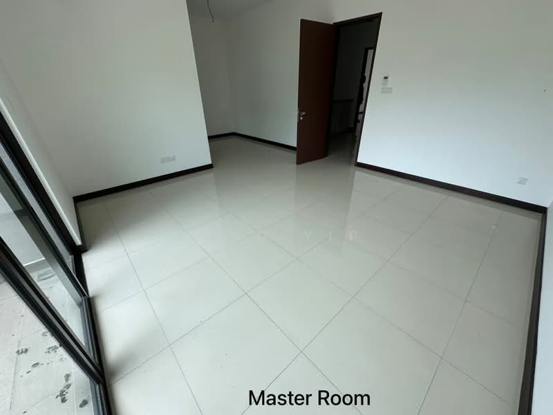 Terraced House for Sale in Gombak (Selangor) - Sand Yip - Master Bedroom - PropertyGuru.com.my