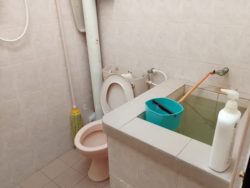 1-storey Terraced House for Sale in Taman Belibis (Simpang Ampat) - Chii Lee - Bathroom - PropertyGuru.com.my