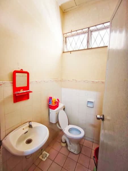 Rumah Teres 1 Tingkat untuk Dijual di Senai (Kulai) - Jimmy Ooi - Bathroom - PropertyGuru.com.my