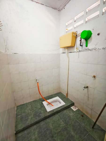 Rumah Teres 1 Tingkat untuk Dijual di Senai (Kulai) - Jimmy Ooi - Bathroom - PropertyGuru.com.my